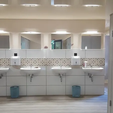 مكان تخييم Glamping Pod Im Wald Mit Einzelbetten نوردولز